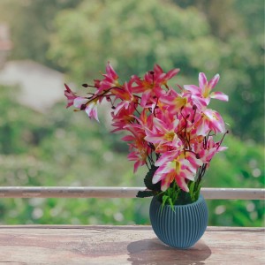 Artificial Lily Flower Bouquet for Home, Office, and Party Decor – Realistic Faux Lily Flowers
