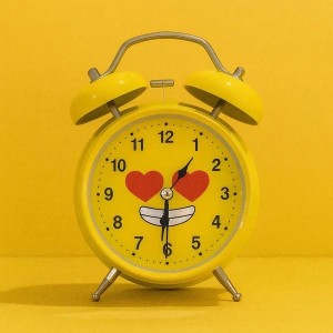 Cute Yellow Smiley Face Alarm Clock for Kids & Adults | Vintage Twin Bell Design | Loud Alarm | Battery Operated Cartoon Table Clock for Bedroom, Study & Home D&eacute;cor | Pack of 1 (Inner Design May Vary)