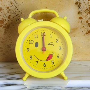HiTechMart Yellow Alarm Clock – Cute Smiley Face Analog Clock with Alarm and Retro Design – Perfect for Kids, Bedroom and Gift