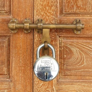HiTechMart Heavy Duty 8-Lever Round Iron Padlock with 3 Keys, Rust-Resistant, Durable Security Lock for Home, Office, and Outdoor Use (Silver Finish)