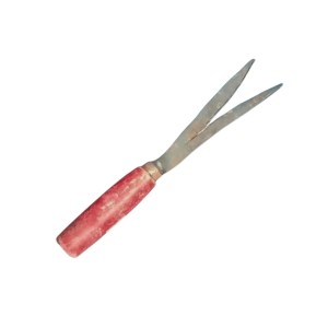 Grubber Tool with Wooden Handle – Heavy Duty Forked Weeder for Removing Weeds, Dandelions & Taproot Plants from Garden Lawn