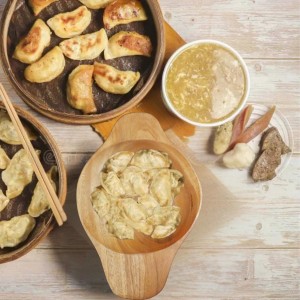 Snack Tray, Premium Handcrafted Wooden Snacks Tray – 25x16 cm – Rustic Acacia Wood Serving Platter by Hitech Manufacturer
